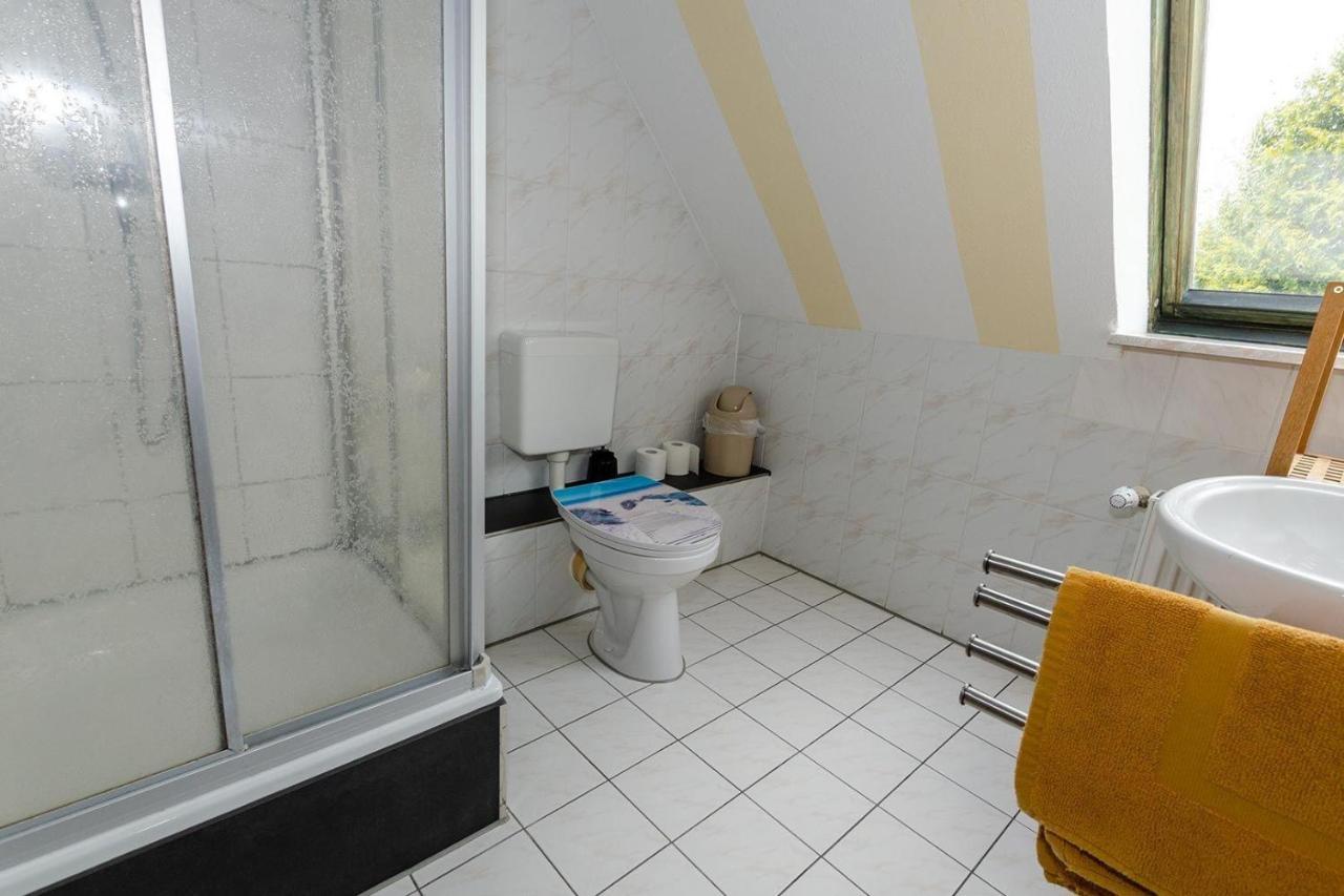 3-R-Ferienwohnung-Fuer-4-Personen-In-Schaprode-Auf-Ruegen-Zi3 Exteriér fotografie
